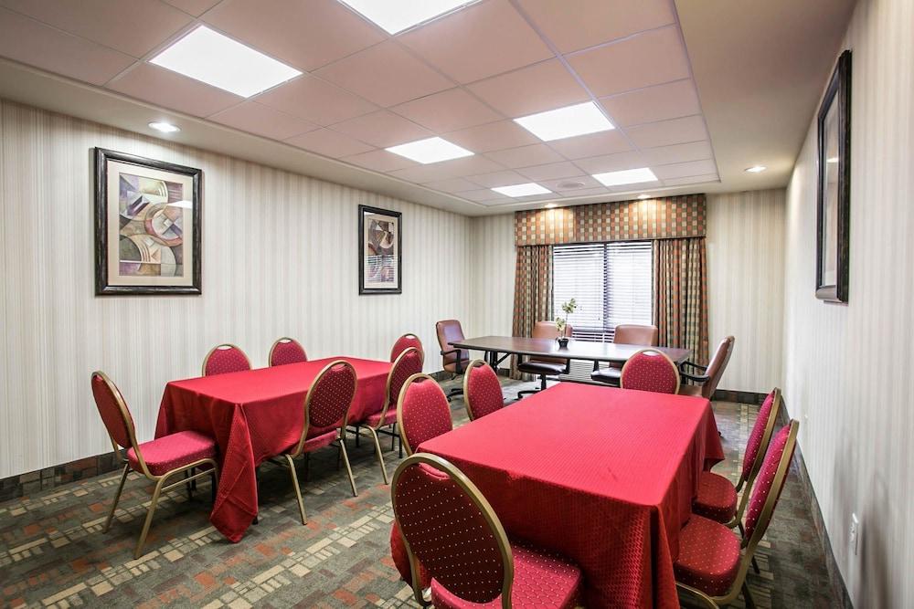 Comfort Suites Columbia Northeast - Fort Jackson Exterior photo