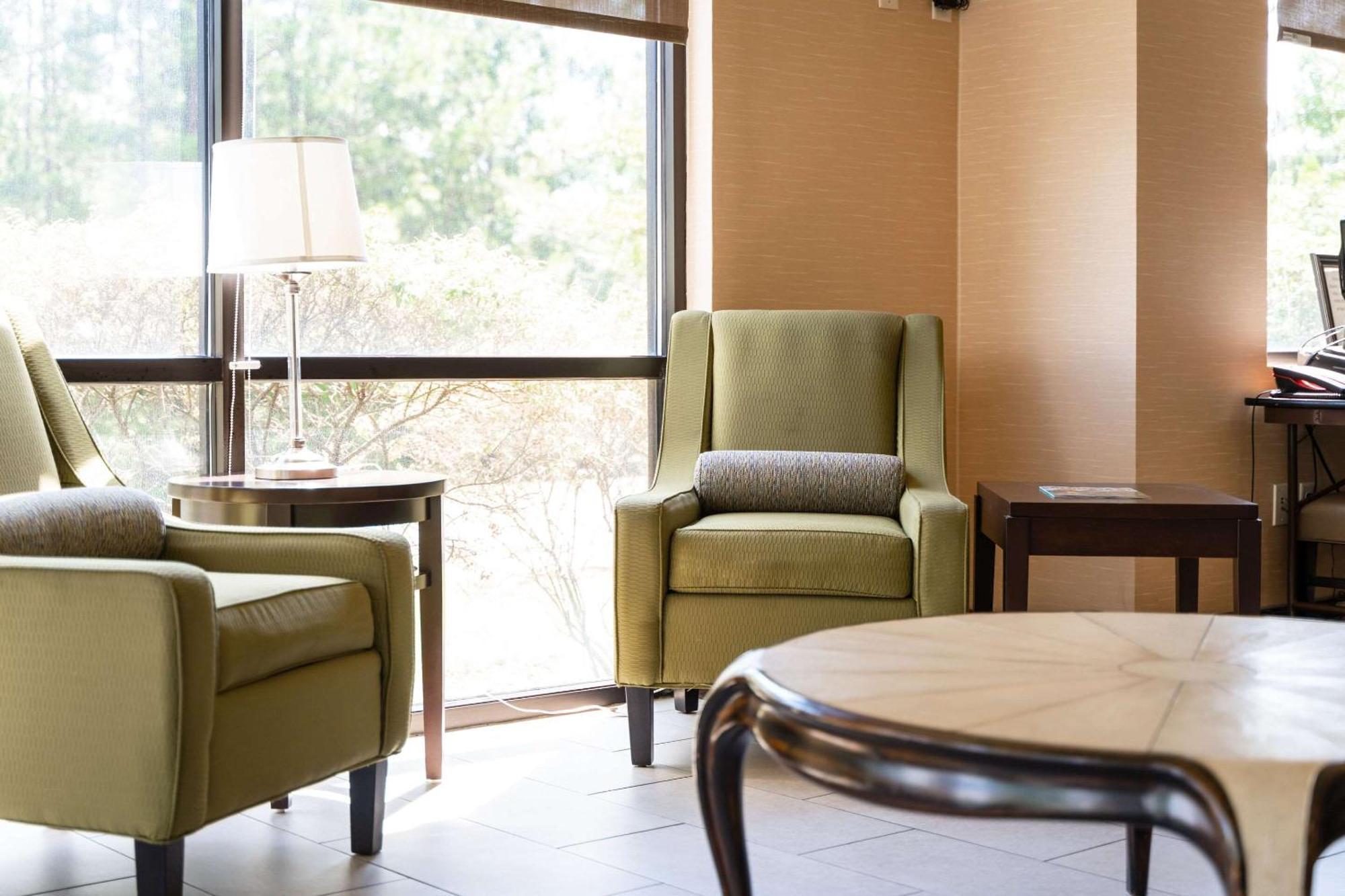 Comfort Suites Columbia Northeast - Fort Jackson Exterior photo