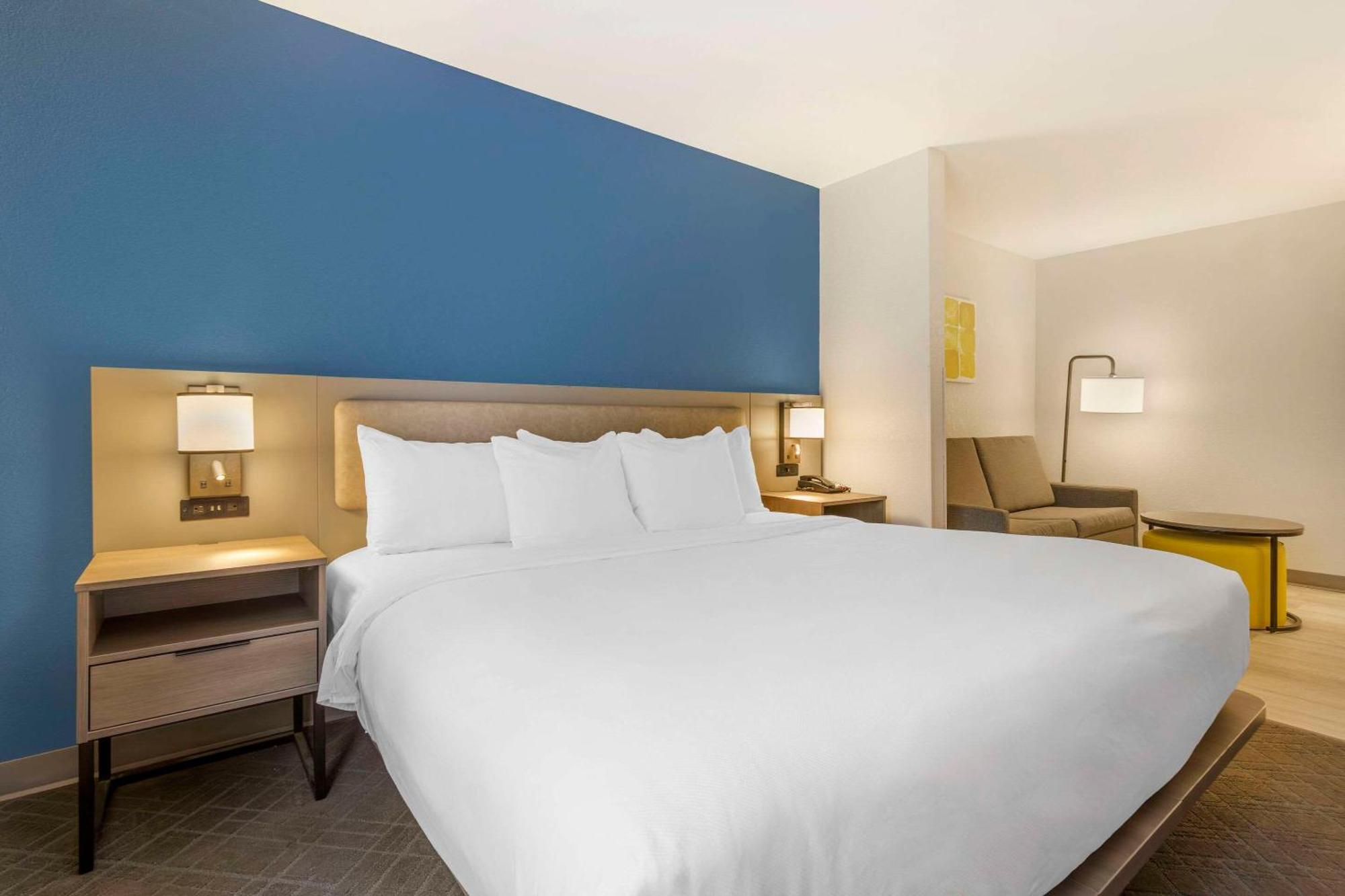 Comfort Suites Columbia Northeast - Fort Jackson Exterior photo