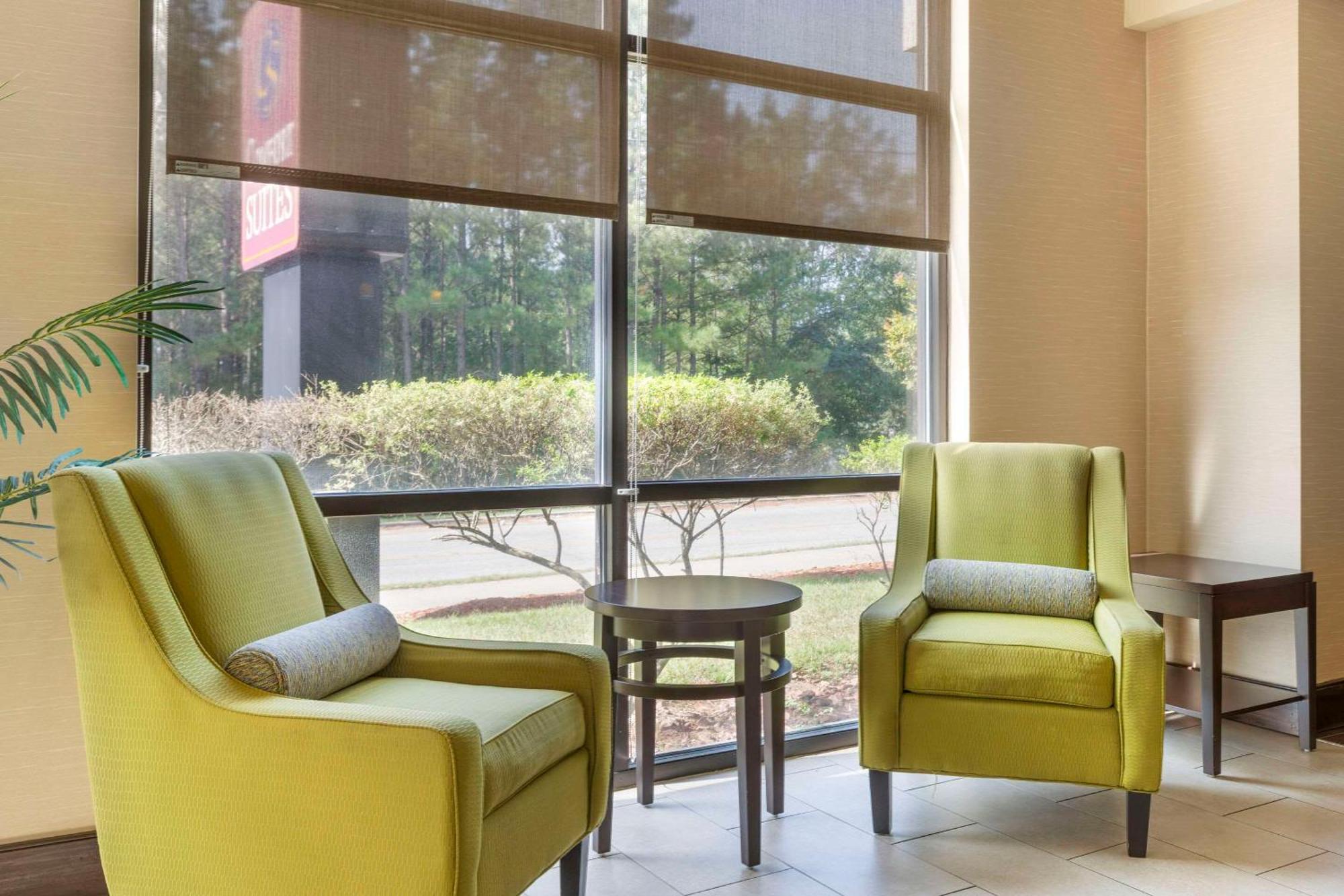 Comfort Suites Columbia Northeast - Fort Jackson Exterior photo